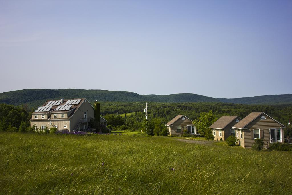 Chanterelle Inn & Cottages Featuring Restaurant 100 Km North River Bridge Exterior foto