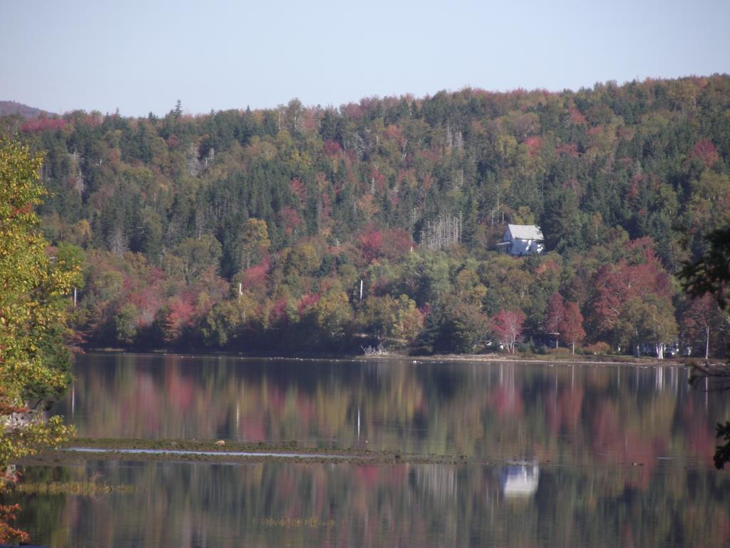 Chanterelle Inn & Cottages Featuring Restaurant 100 Km North River Bridge Exterior foto
