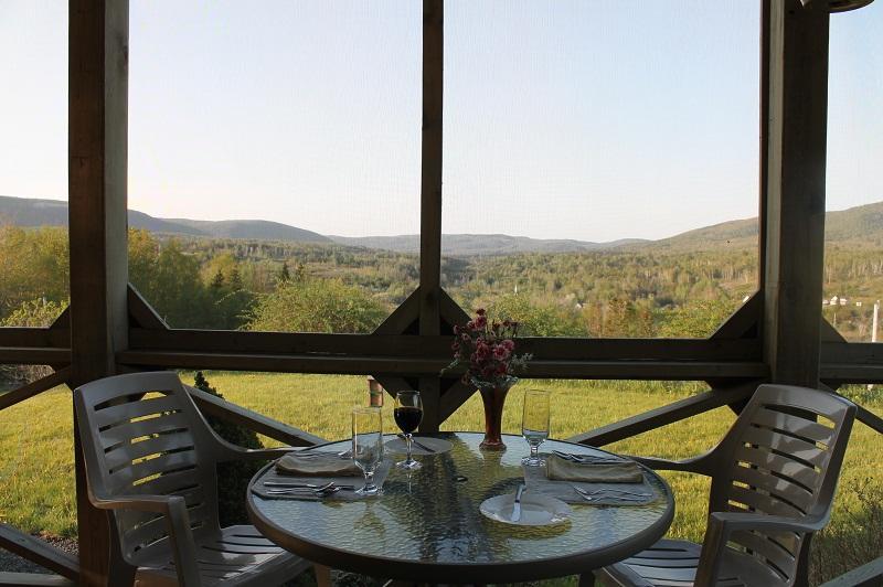 Chanterelle Inn & Cottages Featuring Restaurant 100 Km North River Bridge Exterior foto